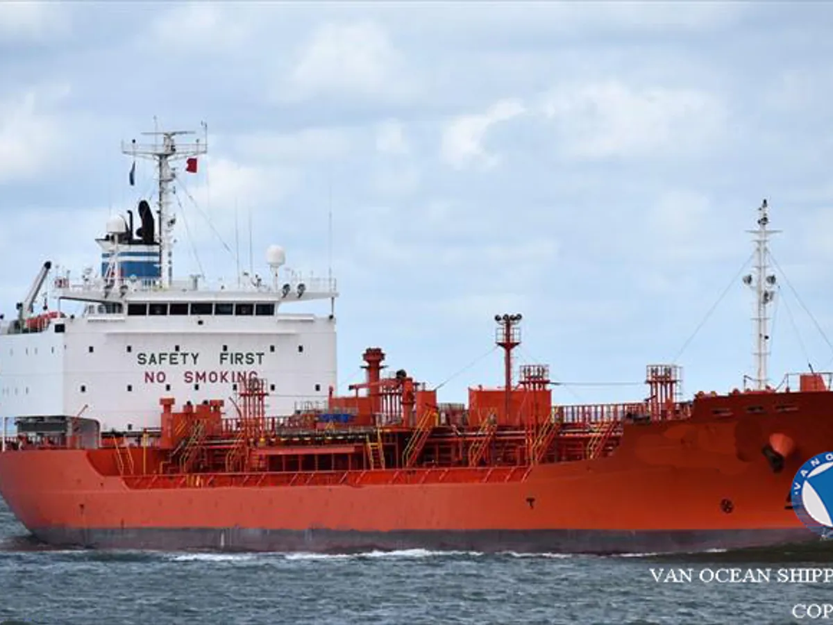 Oil/Chemical tanker for sale