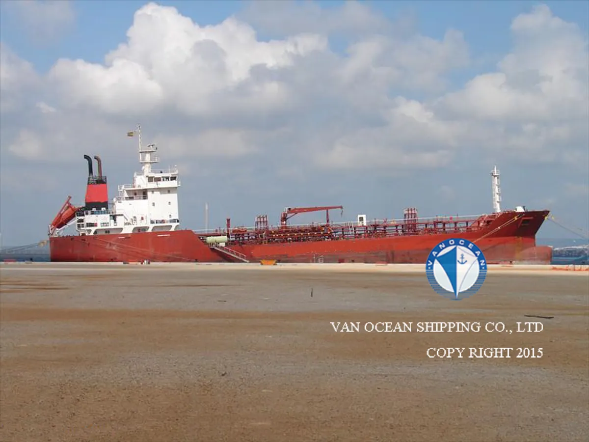 Oil/Chemical tanker for sale