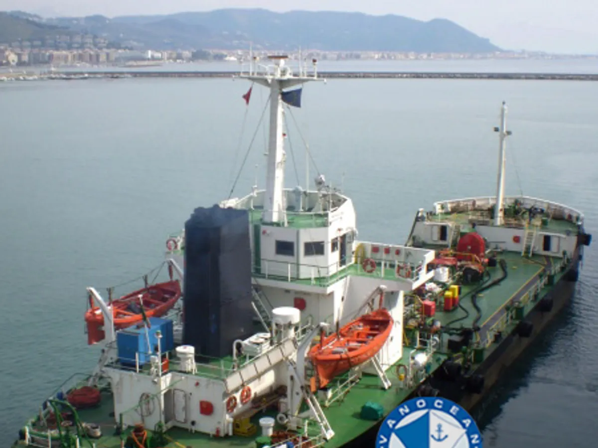 Oil/Chemical tanker for sale
