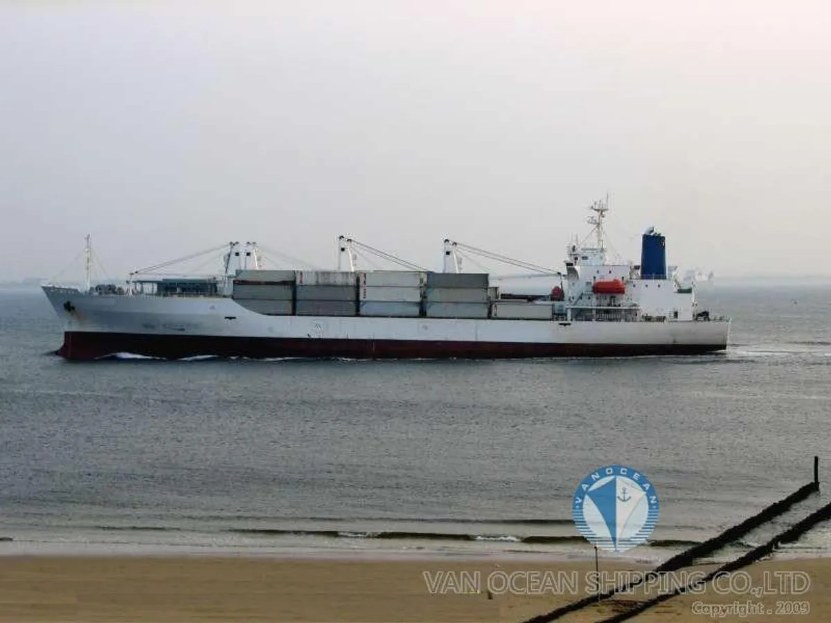 Oil/Chemical tanker for sale