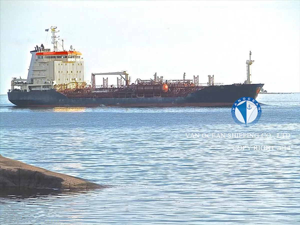 Oil/Chemical tanker for sale