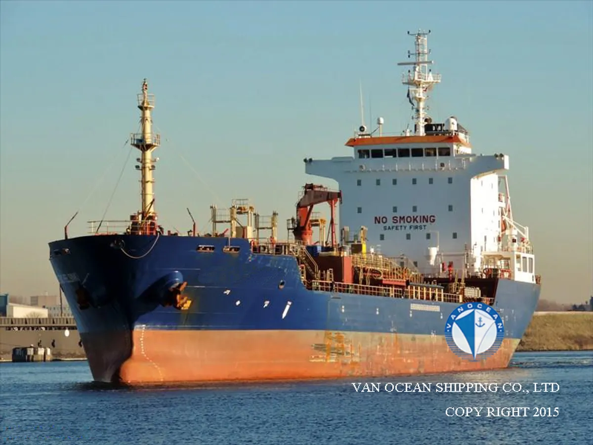 Oil/Chemical tanker for sale