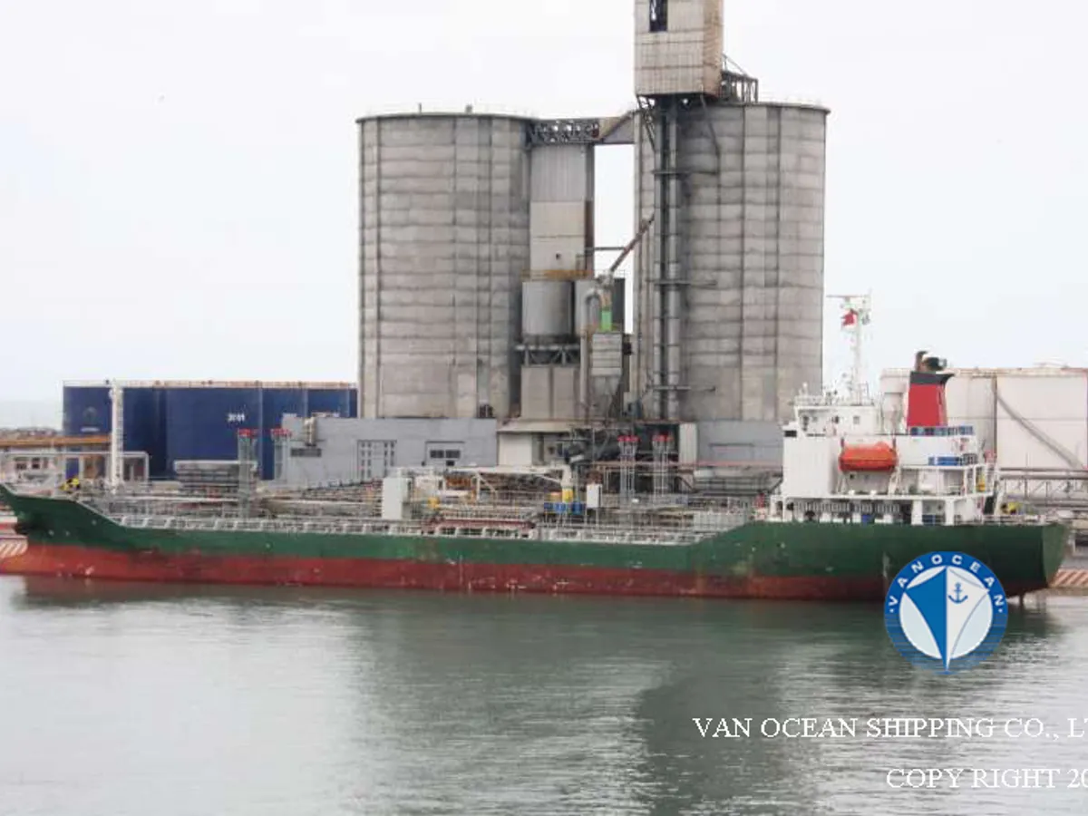 Oil/Chemical tanker for sale