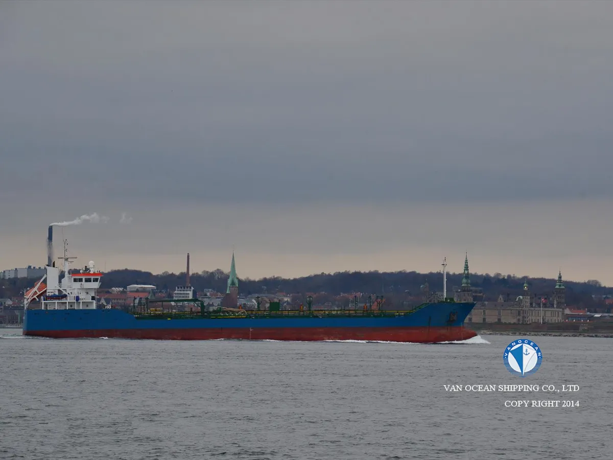 Oil/Chemical tanker for sale