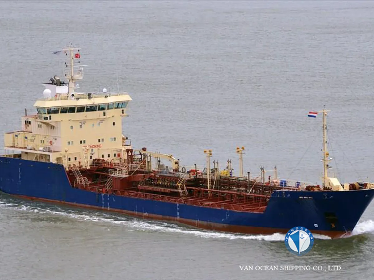 Oil/Chemical tanker for sale