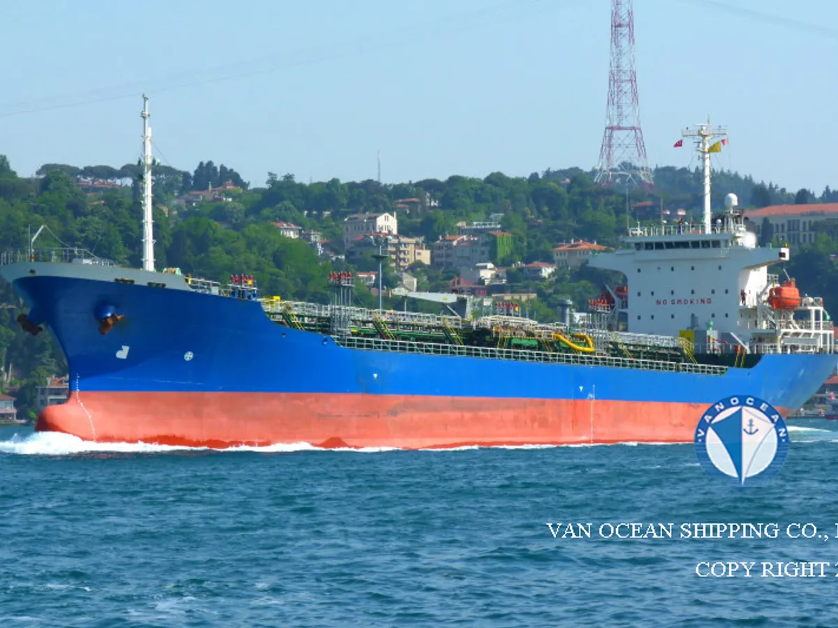 Oil/Chemical tanker for sale