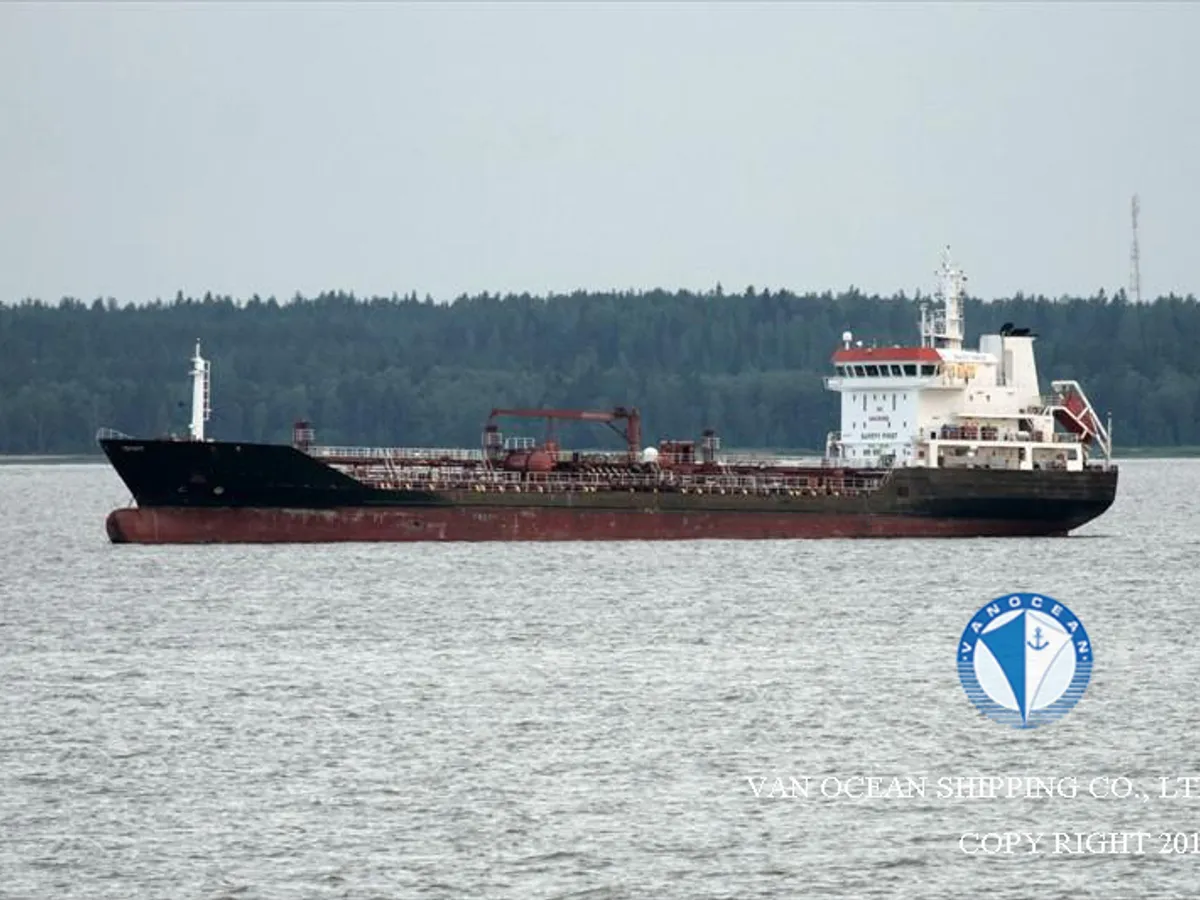 Oil/Chemical tanker for sale