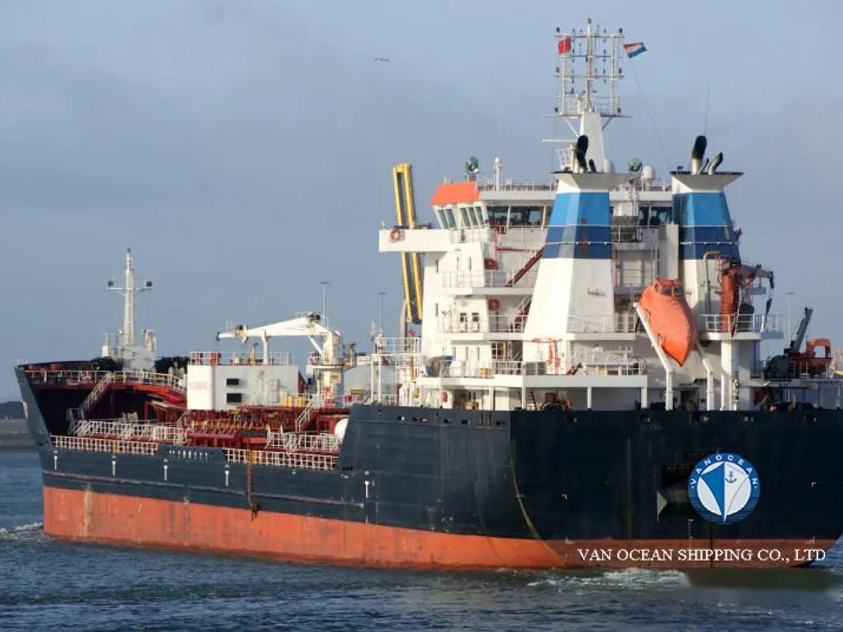 Oil/Chemical tanker for sale