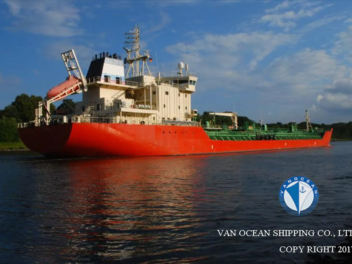 Oil/Chemical tanker for sale