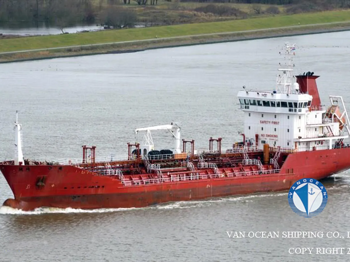 Oil/Chemical tanker for sale