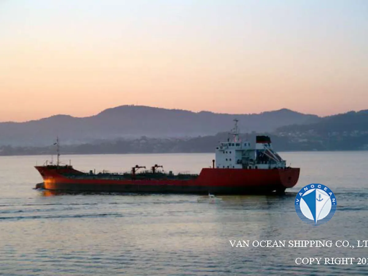 Oil/Chemical tanker for sale
