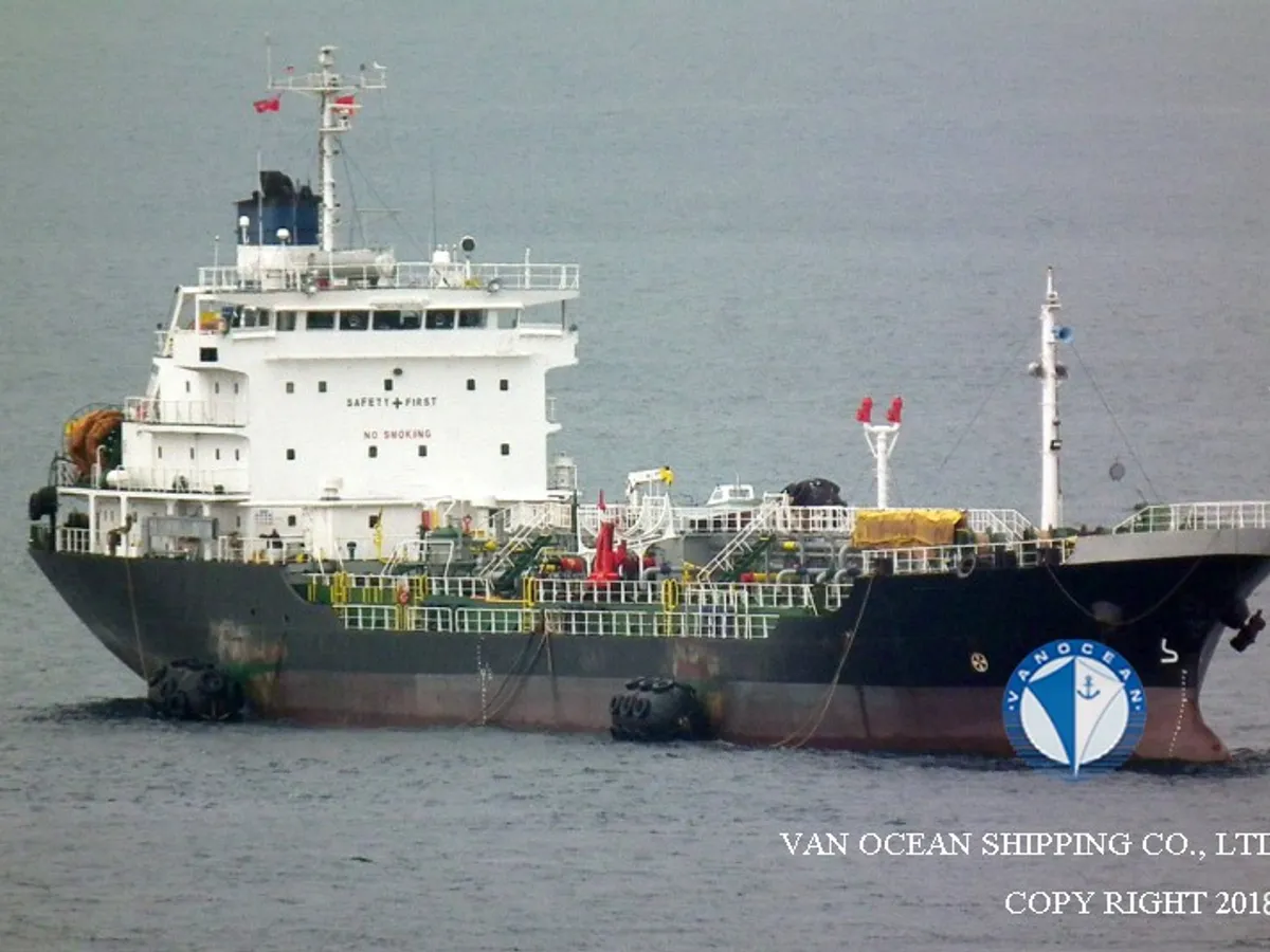 Oil/Chemical tanker for sale