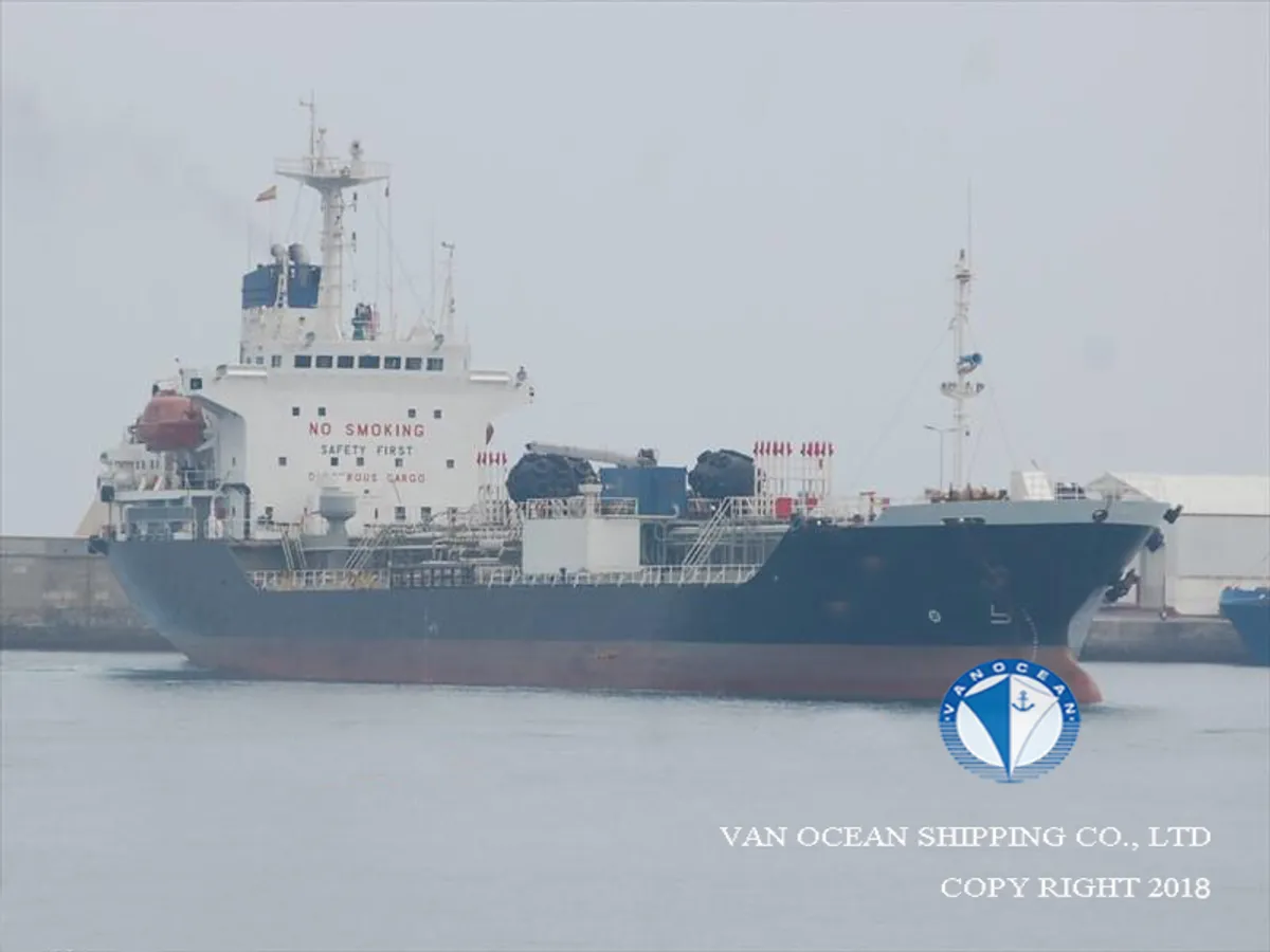 Oil/Chemical tanker for sale