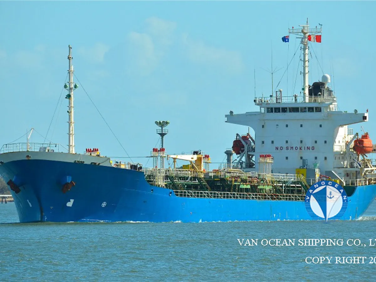 Oil/Chemical tanker for sale