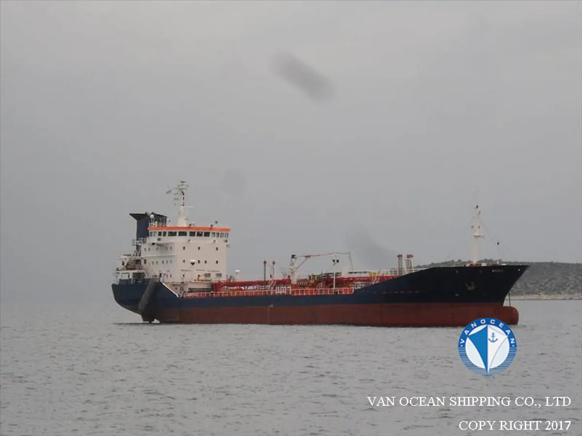 Oil/Chemical tanker for sale