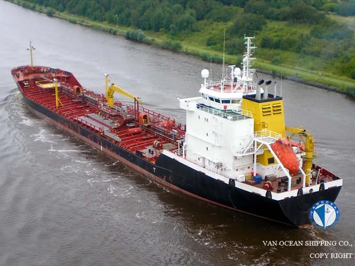 Oil/Chemical tanker for sale