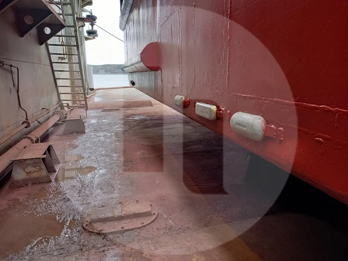 Crane vessel for sale