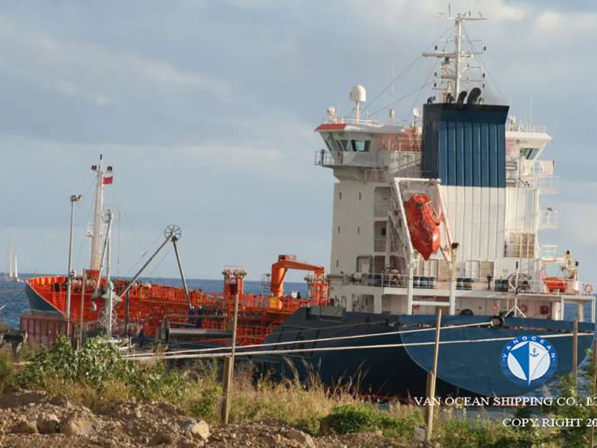 Oil/Chemical tanker for sale