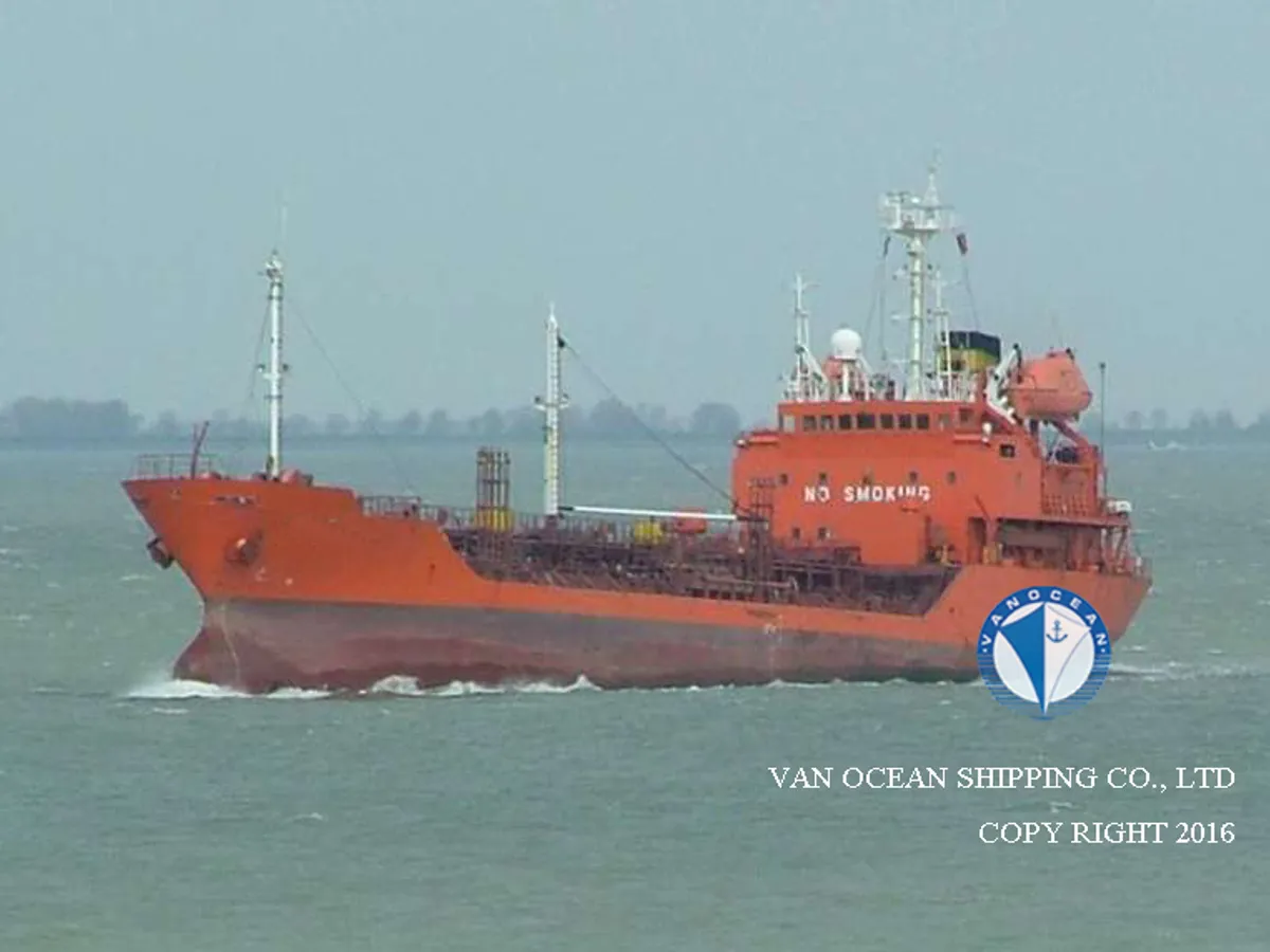 Oil/Chemical tanker for sale