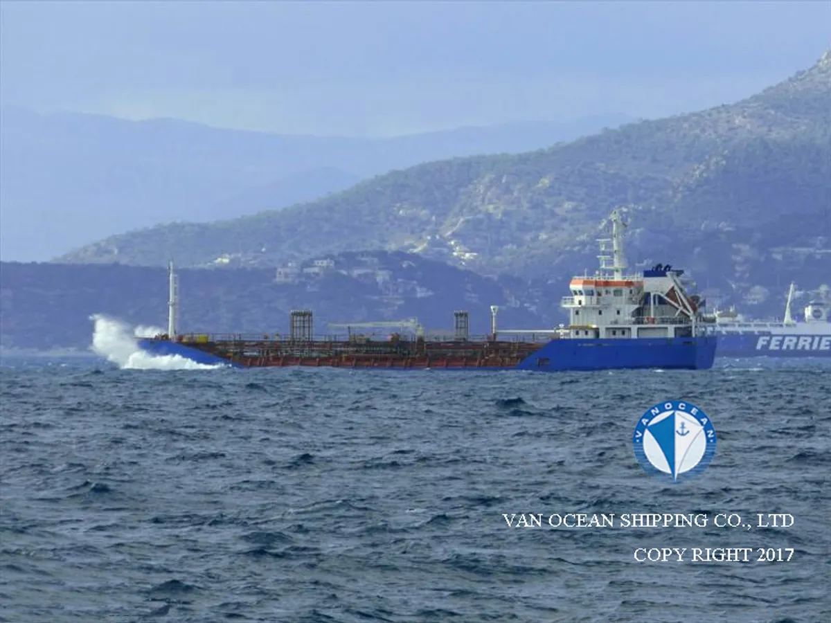Oil/Chemical tanker for sale