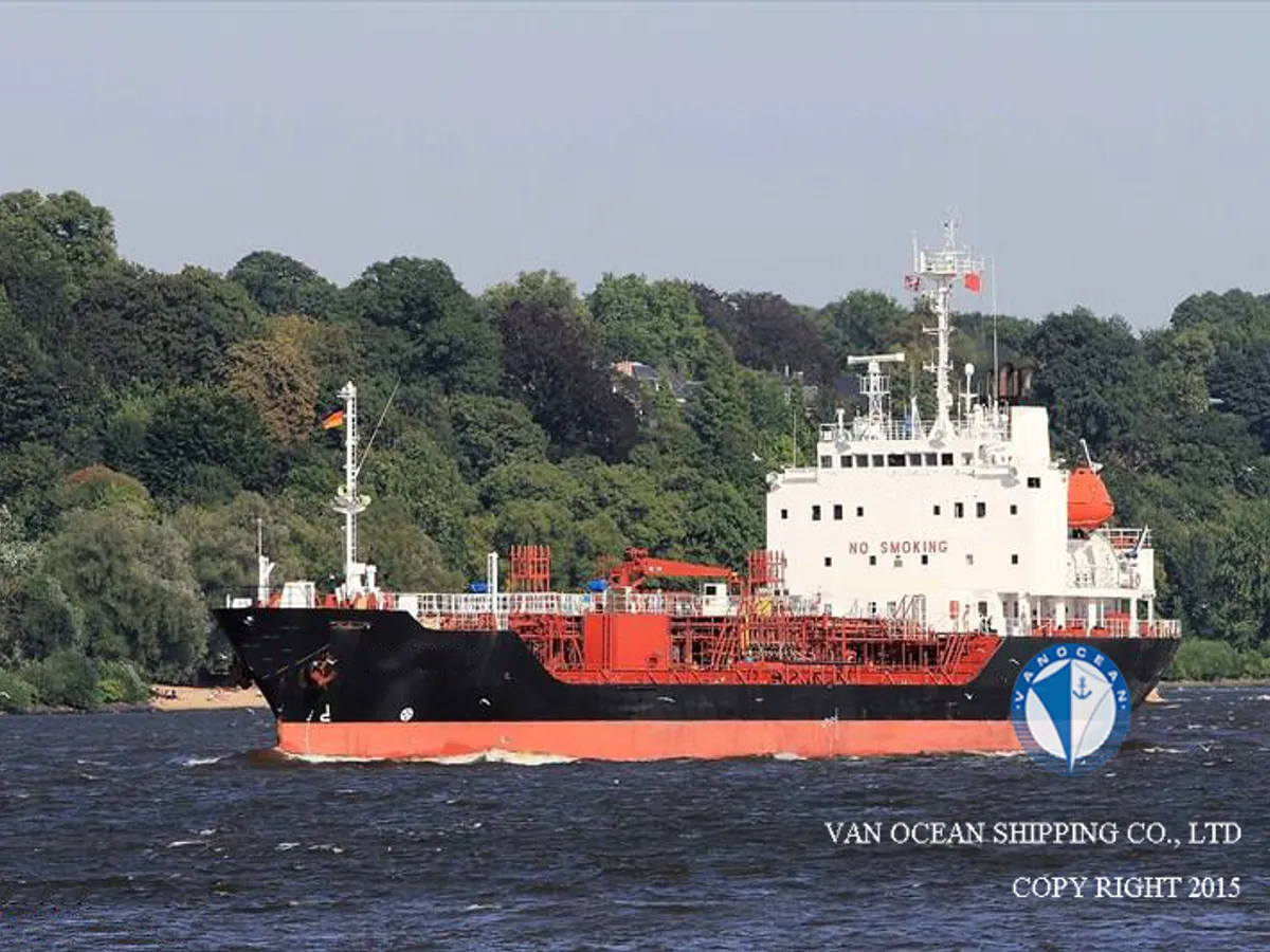 Oil/Chemical tanker for sale