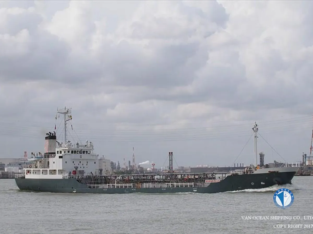 Oil/Chemical tanker for sale