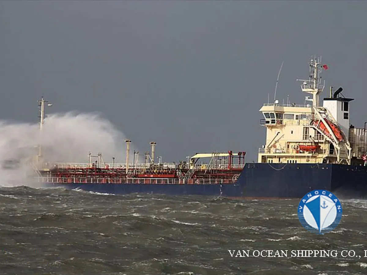 Oil/Chemical tanker for sale