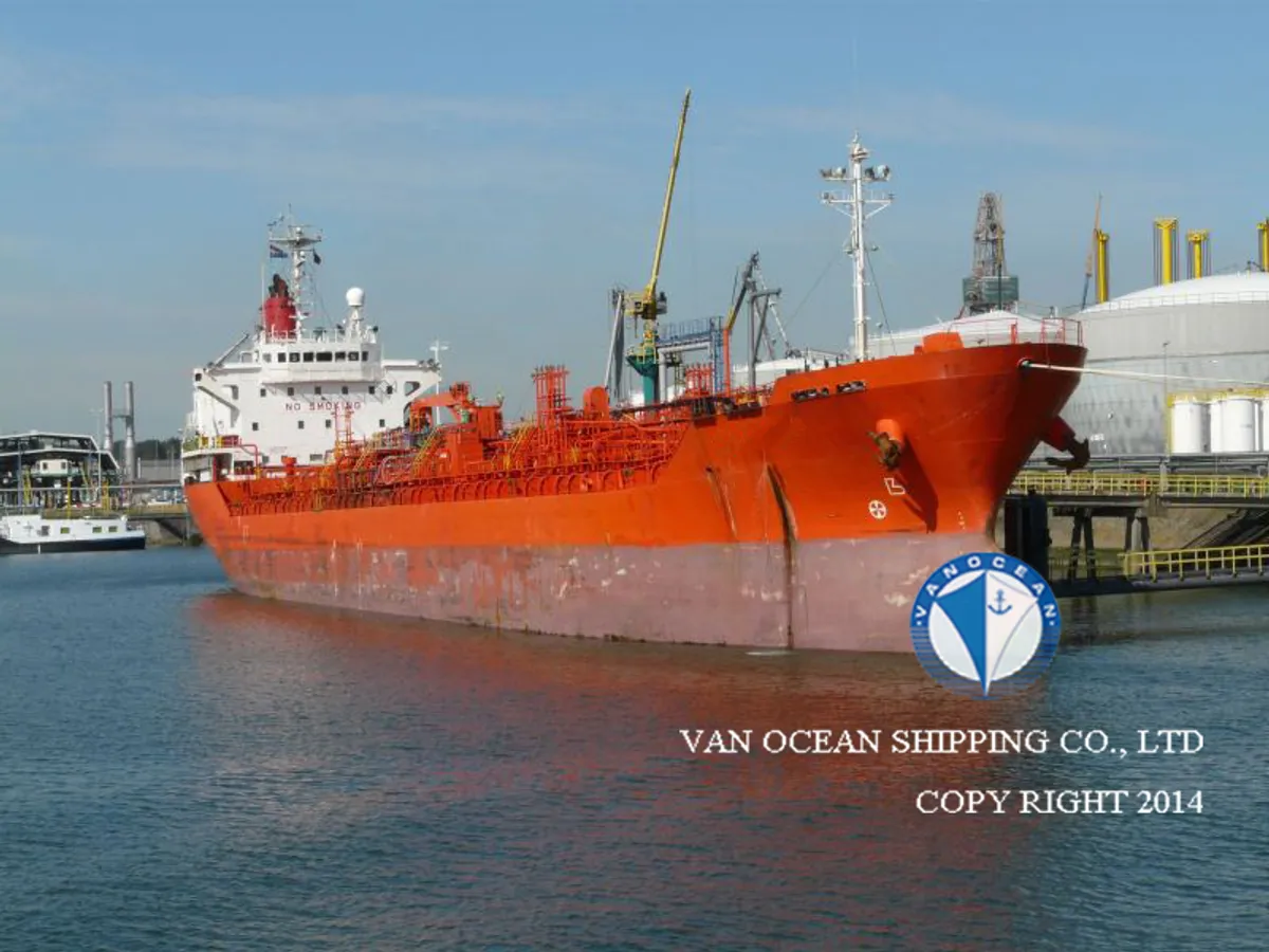 Oil/Chemical tanker for sale