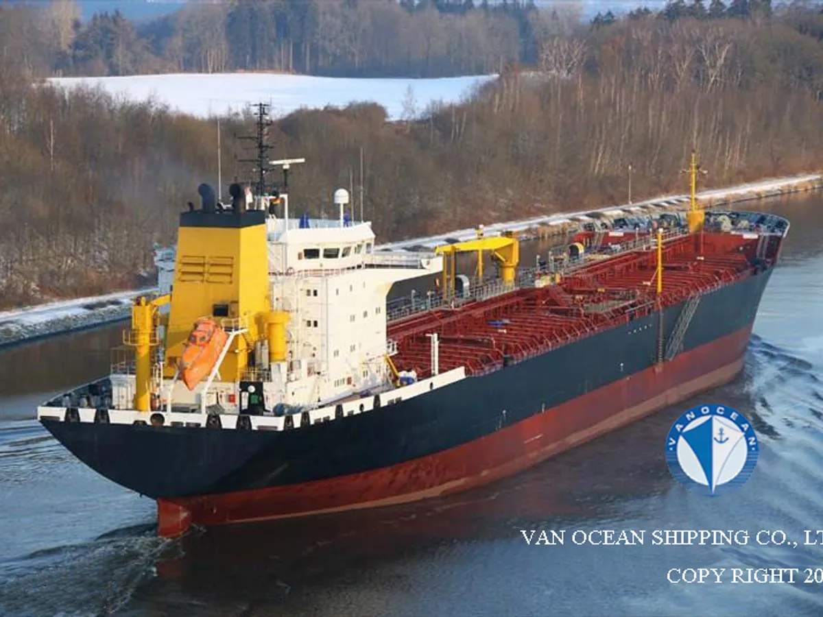Oil/Chemical tanker for sale