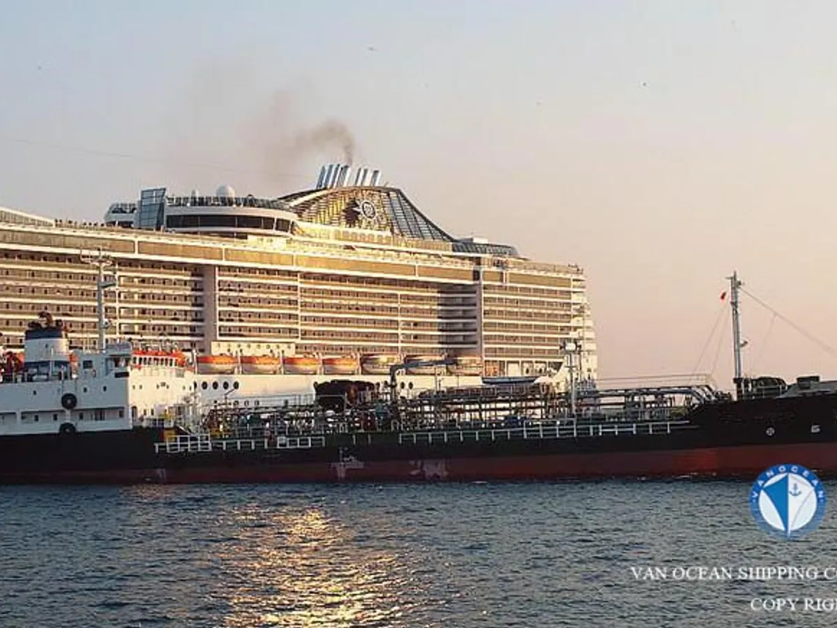Oil/Chemical tanker for sale