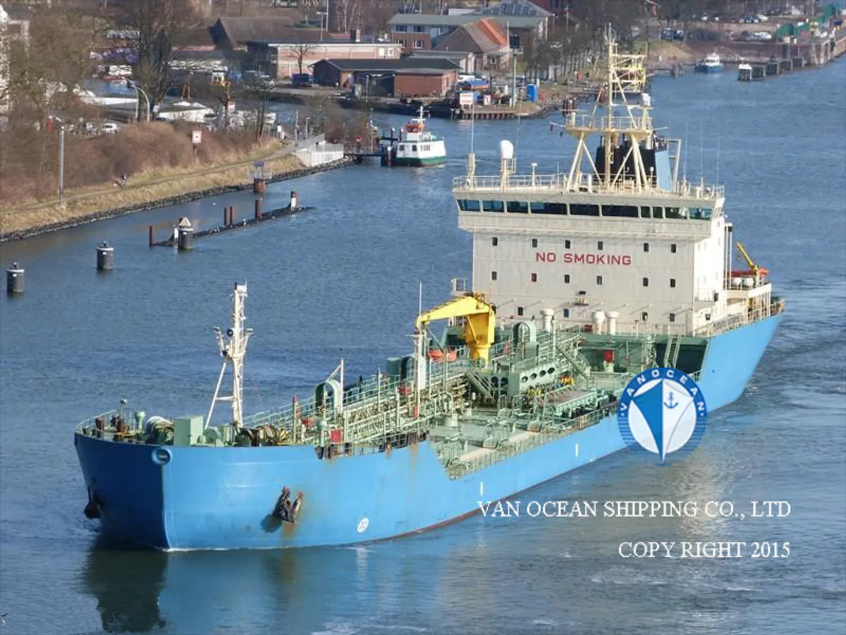 Oil/Chemical tanker for sale
