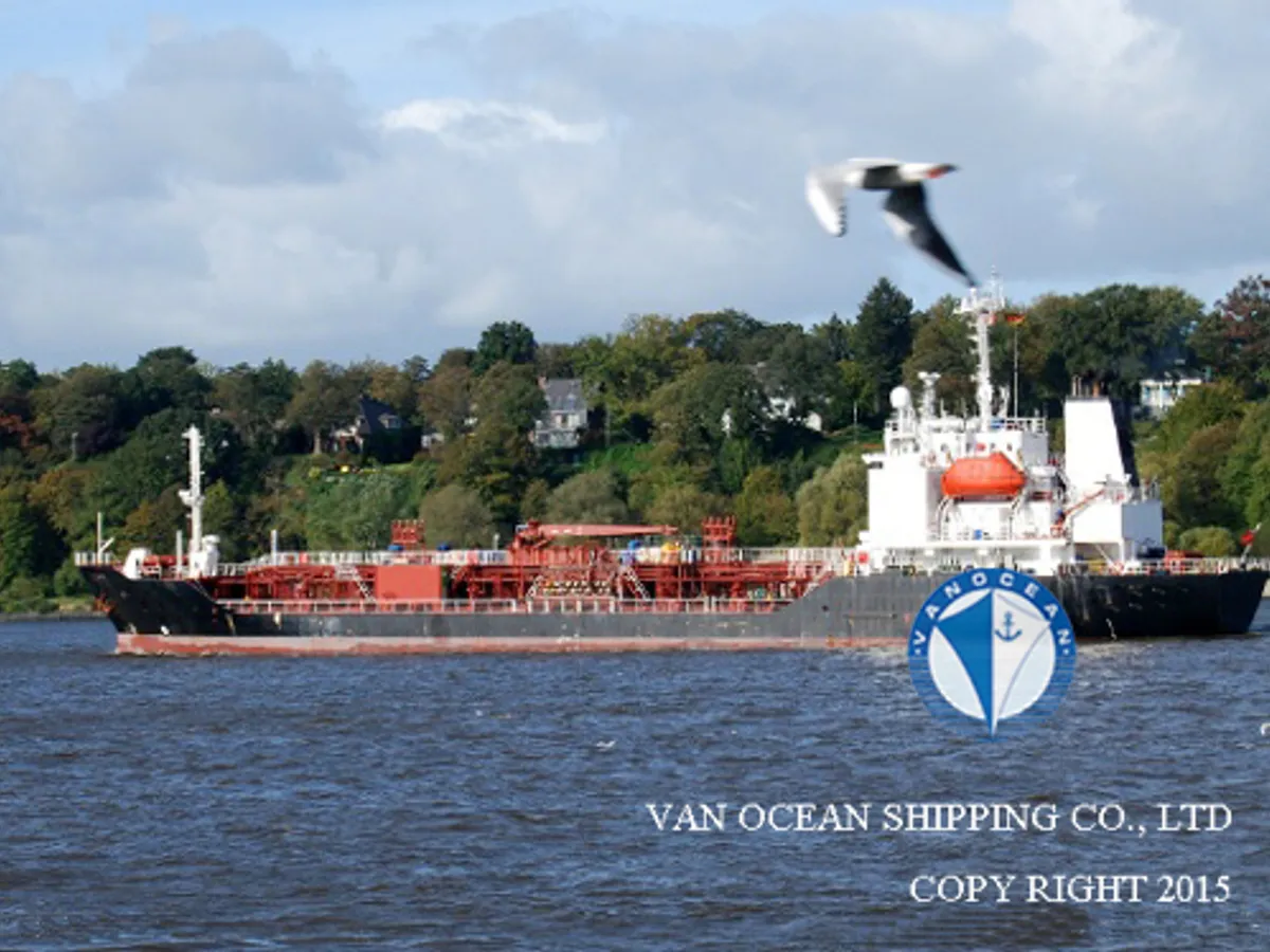 Oil/Chemical tanker for sale