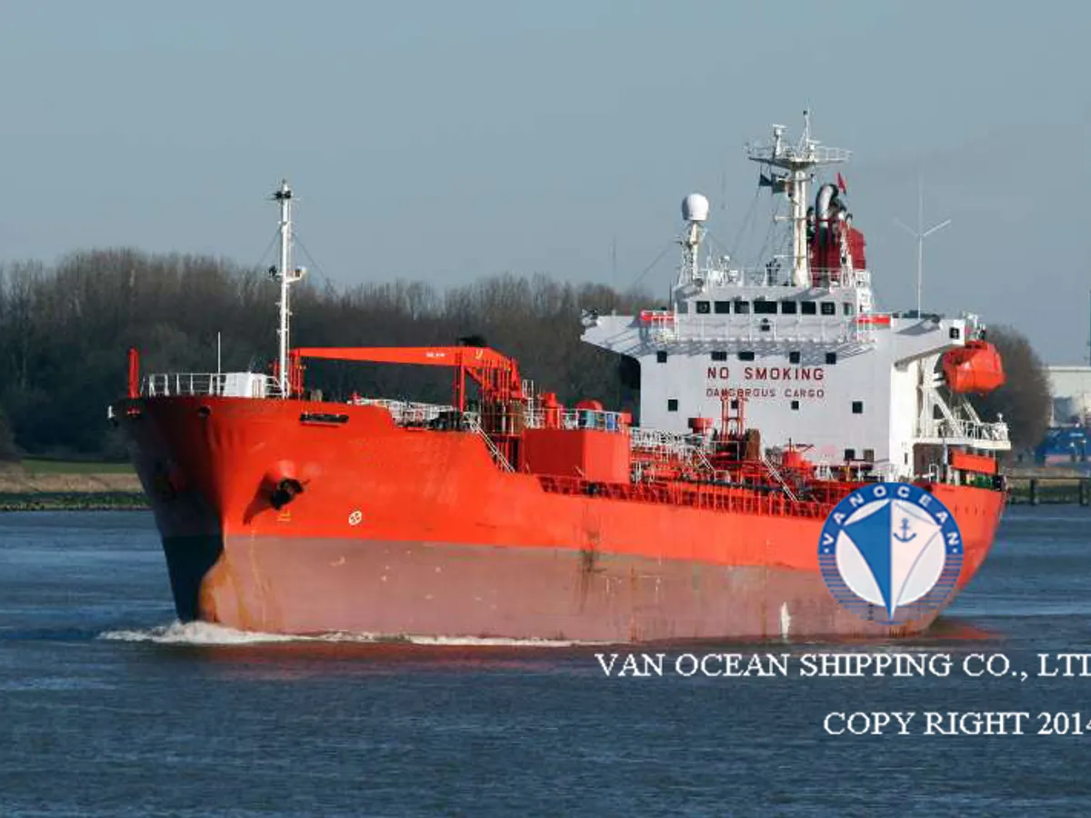 Oil/Chemical tanker for sale