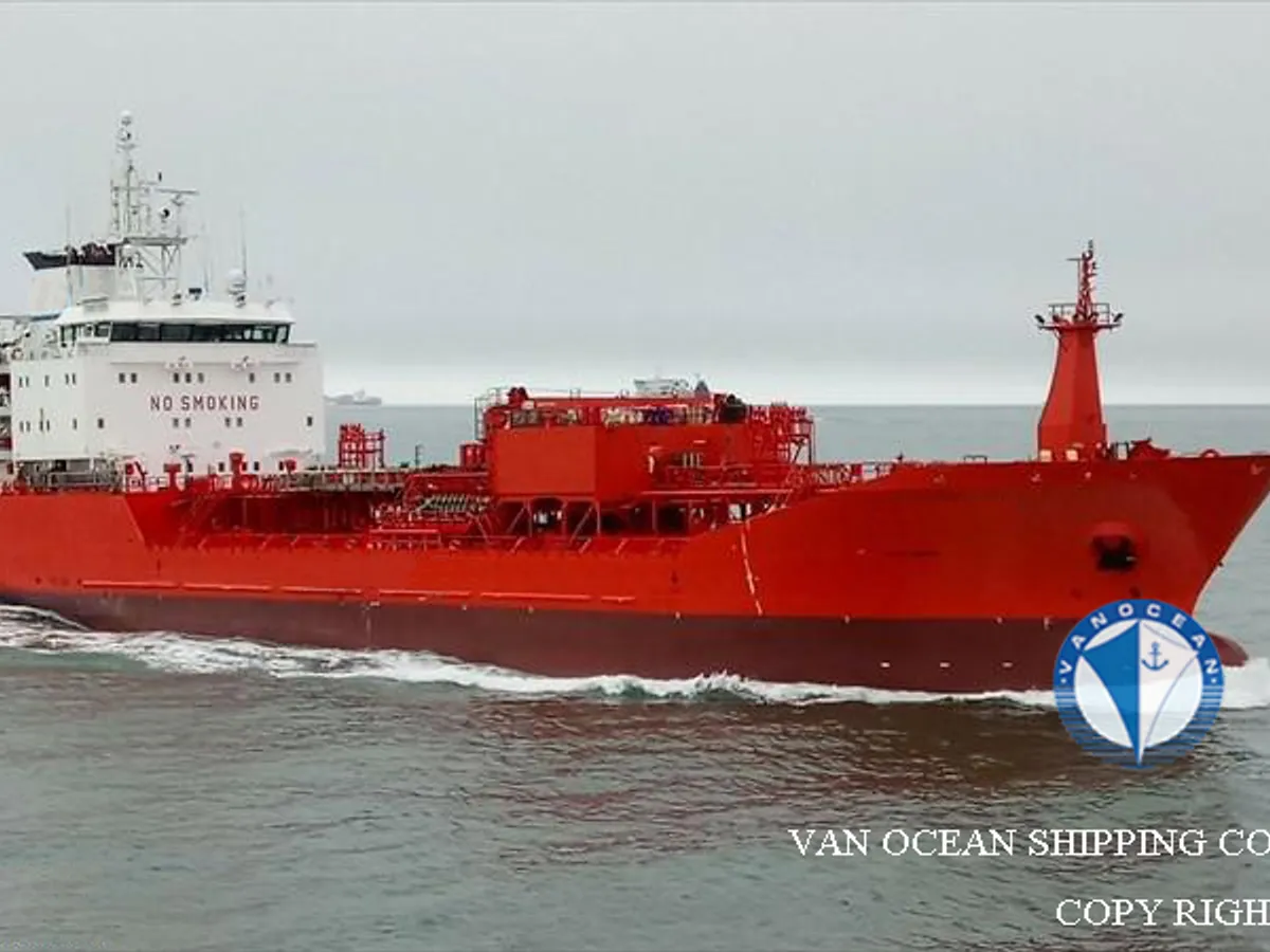 Oil/Chemical tanker for sale