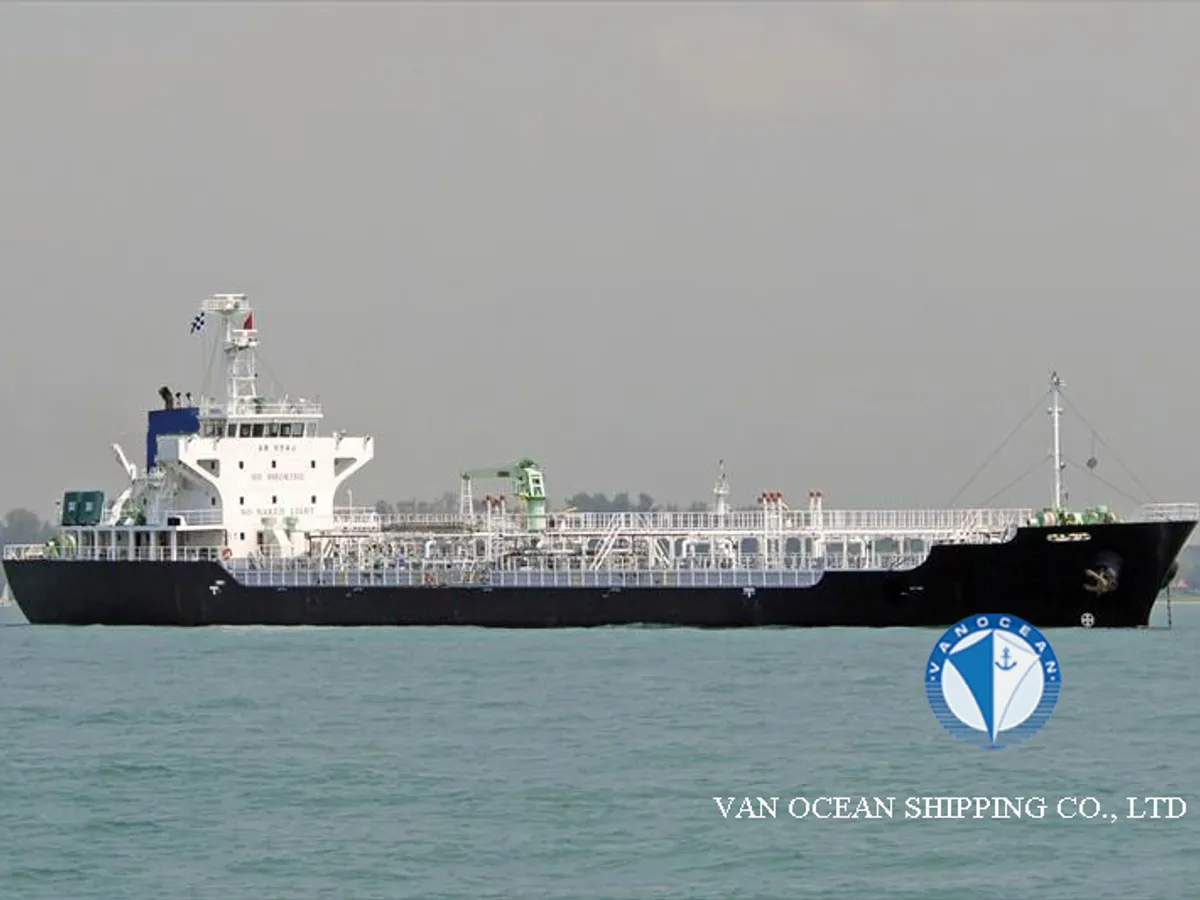 Oil/Chemical tanker for sale