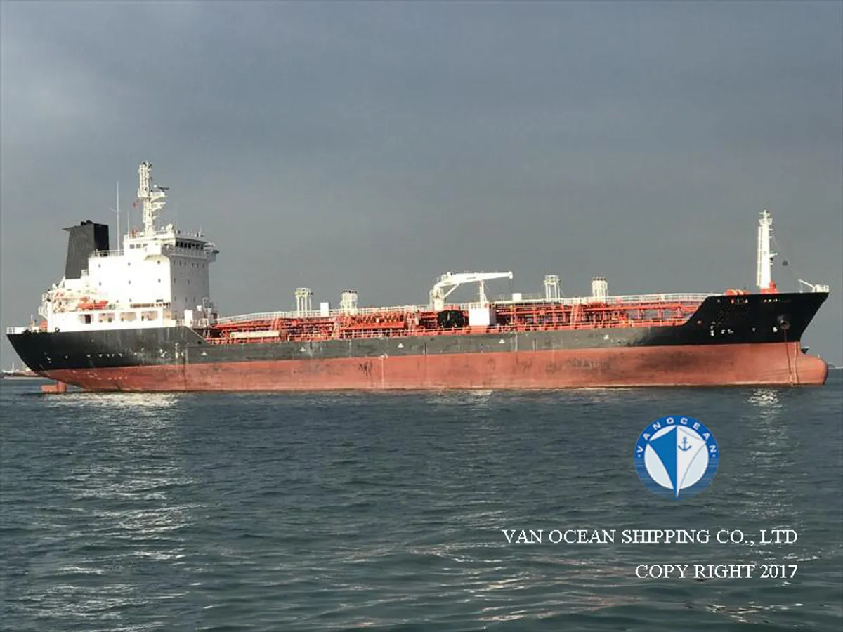 Oil/Chemical tanker for sale