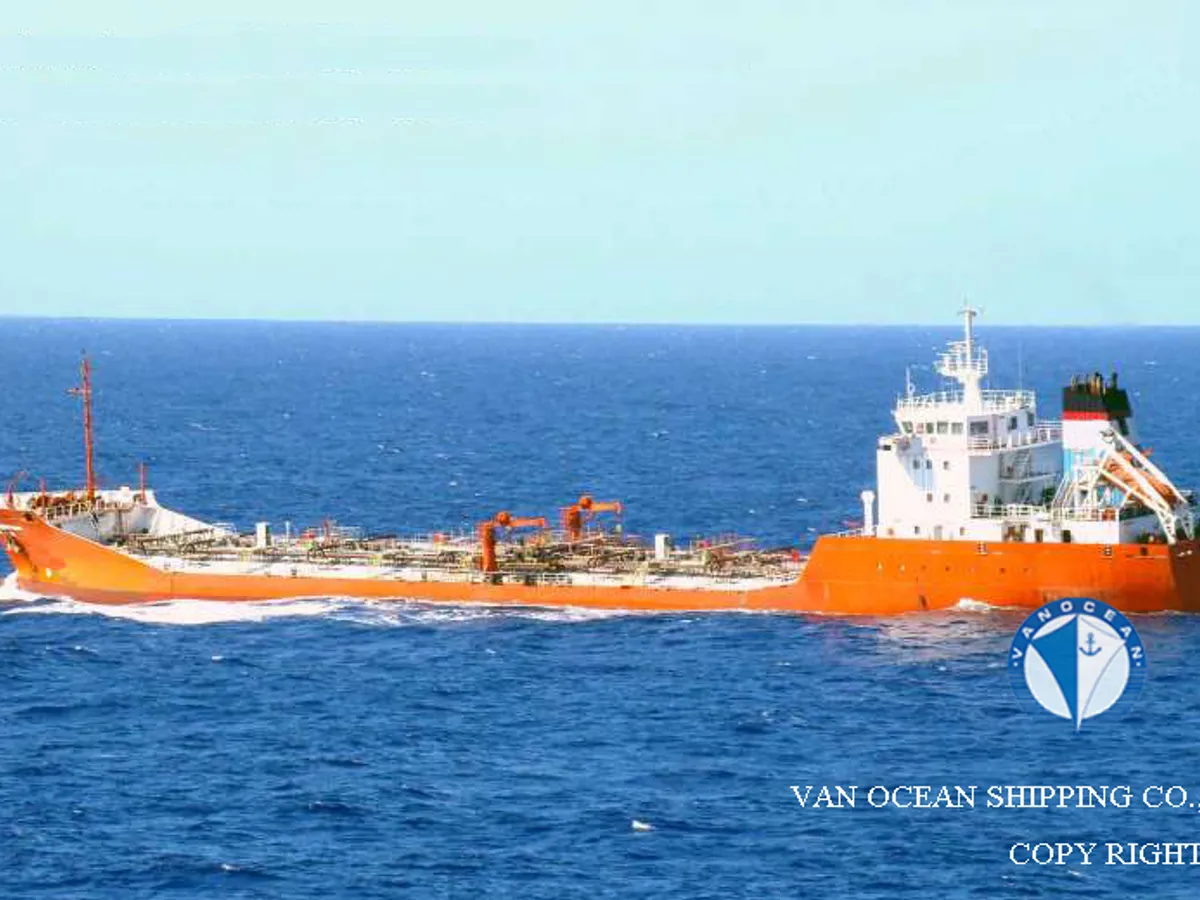 Oil/Chemical tanker for sale