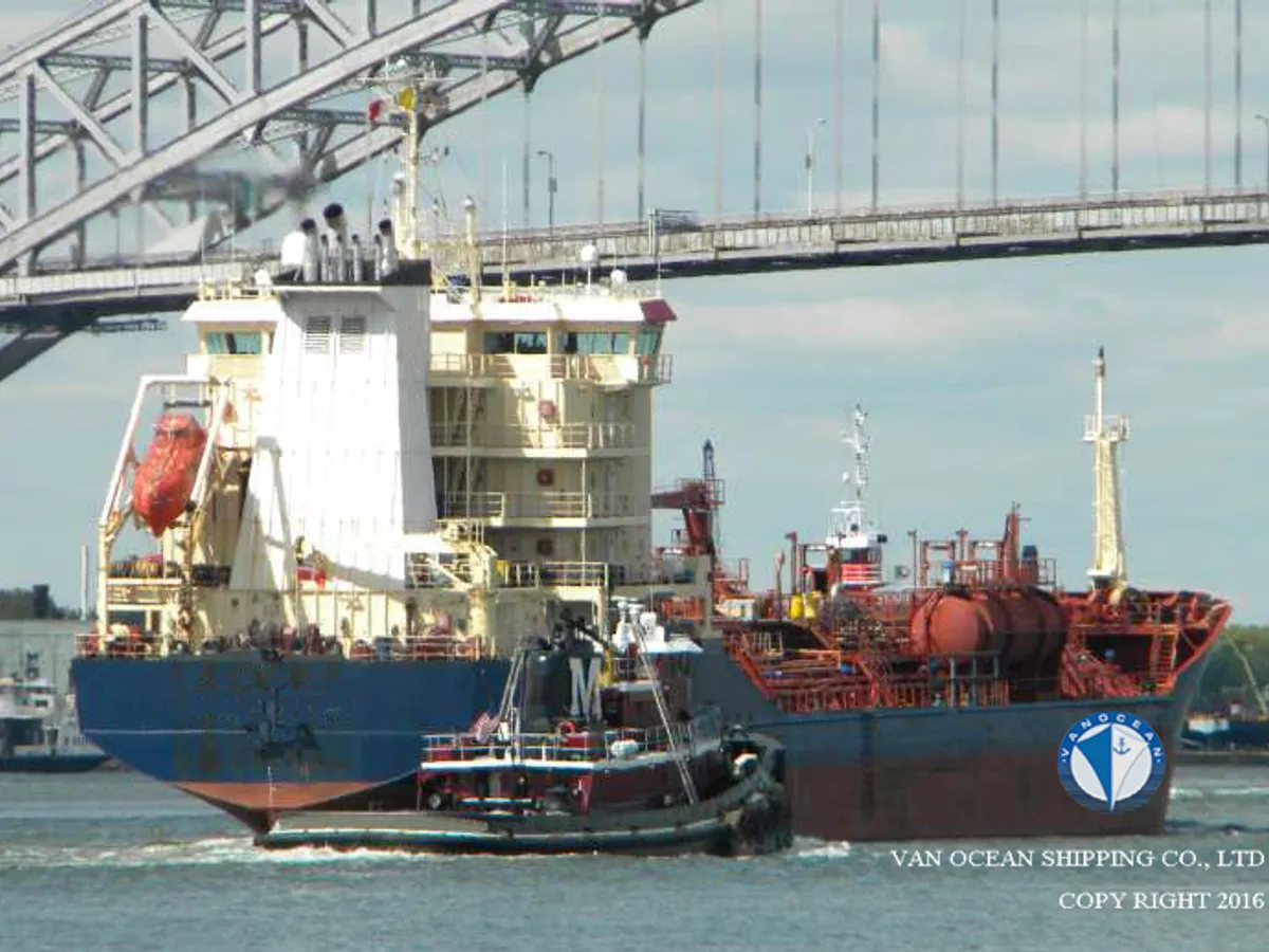 Oil/Chemical tanker for sale