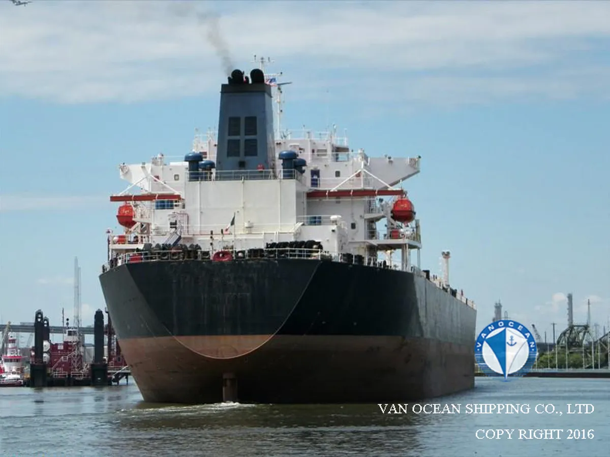 Oil/Chemical tanker for sale