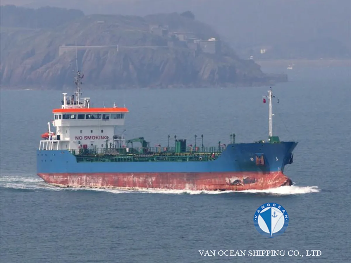Oil/Chemical tanker for sale