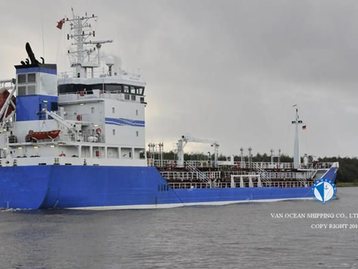 Oil/Chemical tanker for sale