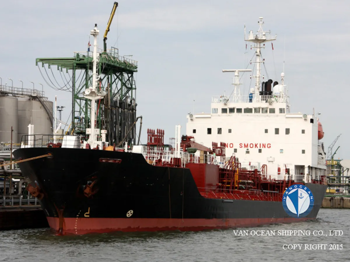 Oil/Chemical tanker for sale
