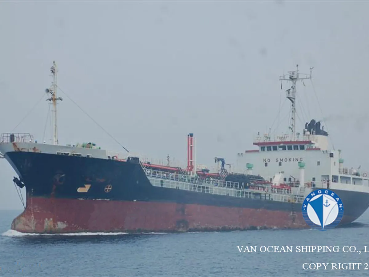 Oil/Chemical tanker for sale