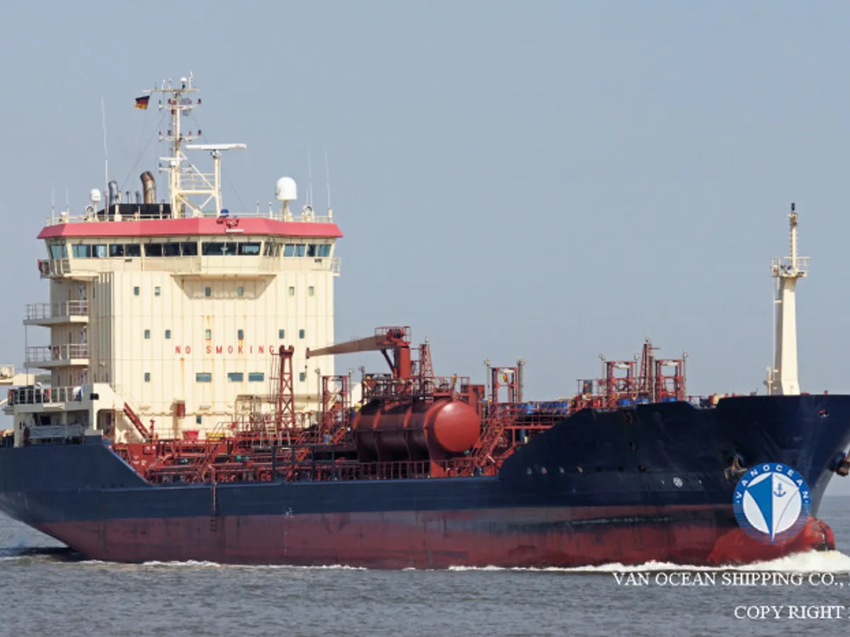 Oil/Chemical tanker for sale