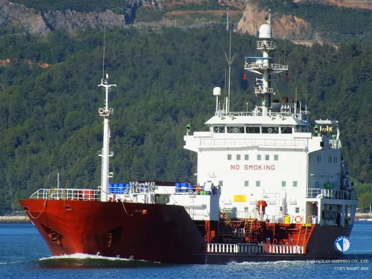 Oil/Chemical tanker for sale