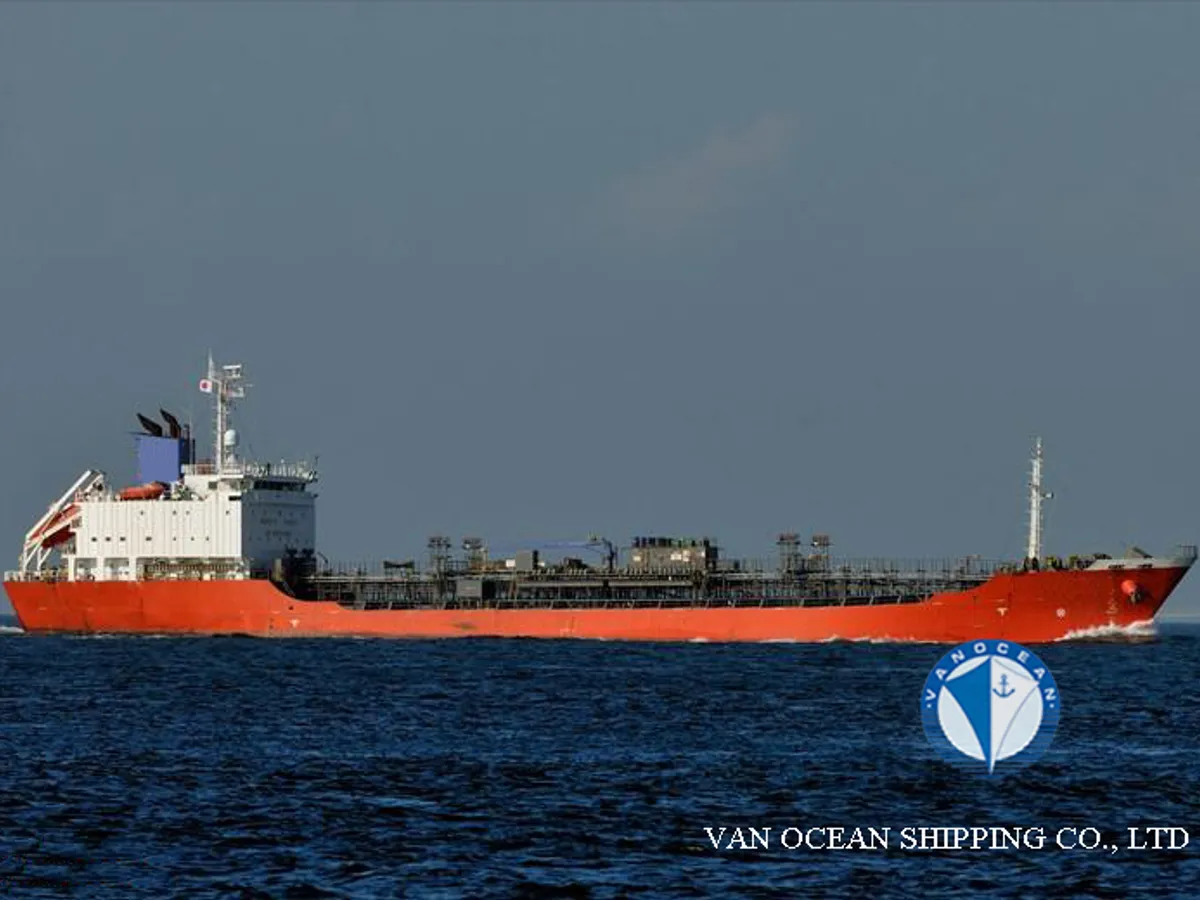 Oil/Chemical tanker for sale
