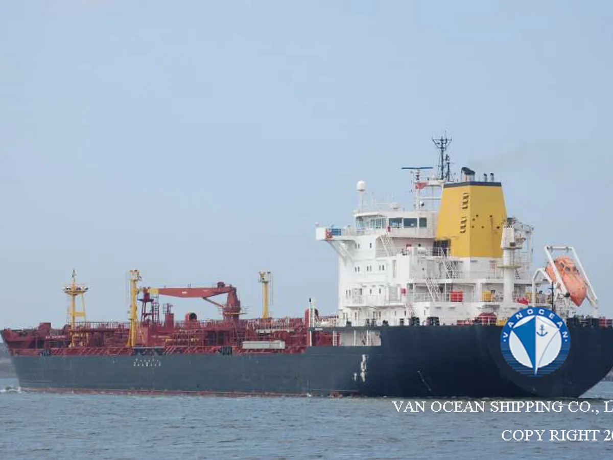 Oil/Chemical tanker for sale
