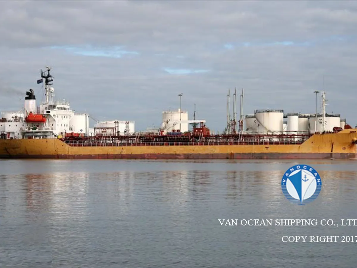 Oil/Chemical tanker for sale