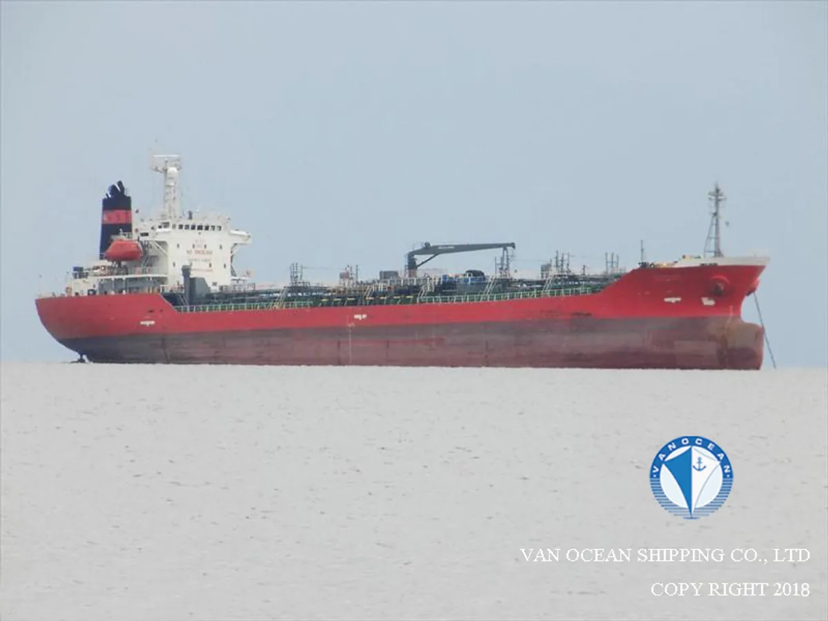 Oil/Chemical tanker for sale