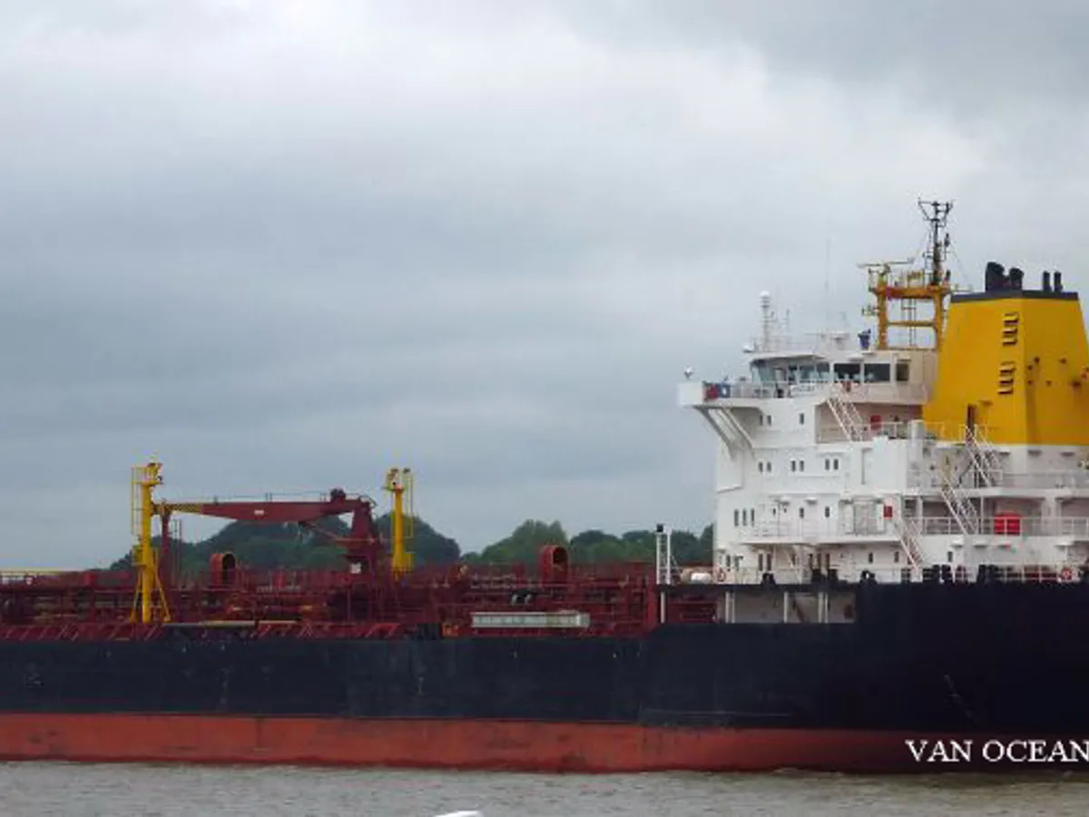 Oil/Chemical tanker for sale
